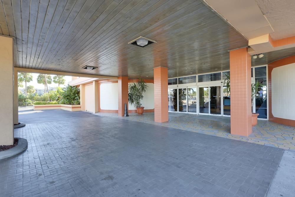 Dolphin Beach Resort photo 11