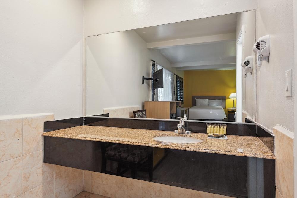 Hotel H-Wood photo 6