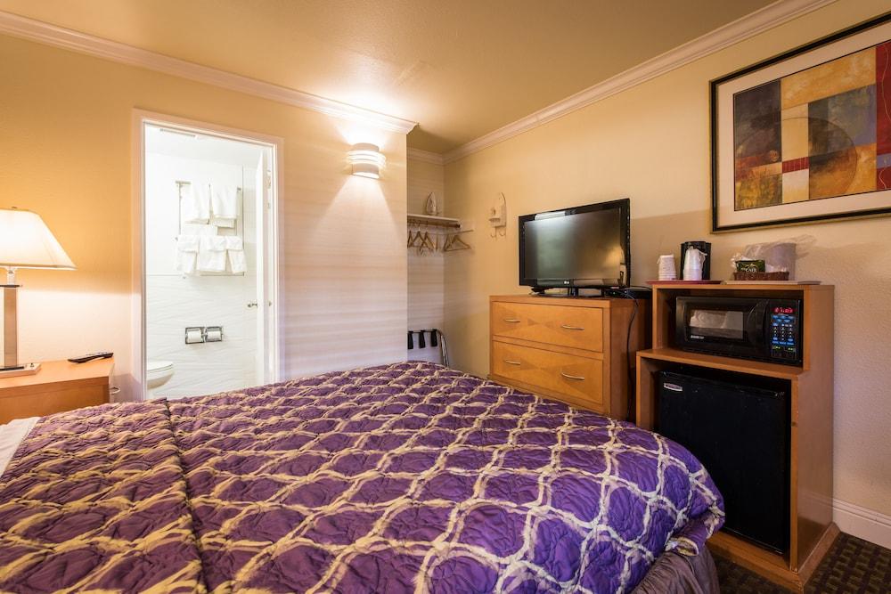 SOMA Park Inn – Civic Center photo 6