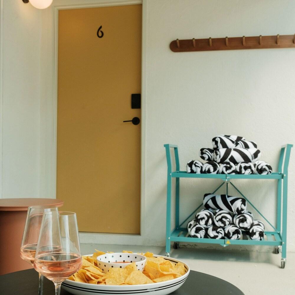 Mod Suite photo 86