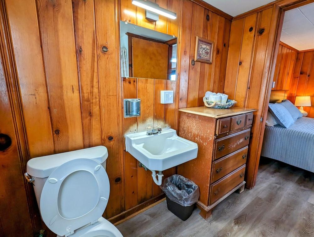 Riverside Motel photo 33