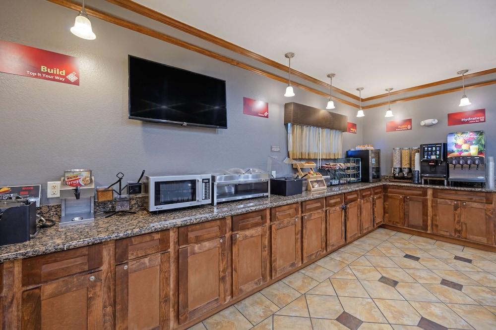 Best Western Plus Guymon Hotel & Suites photo 31