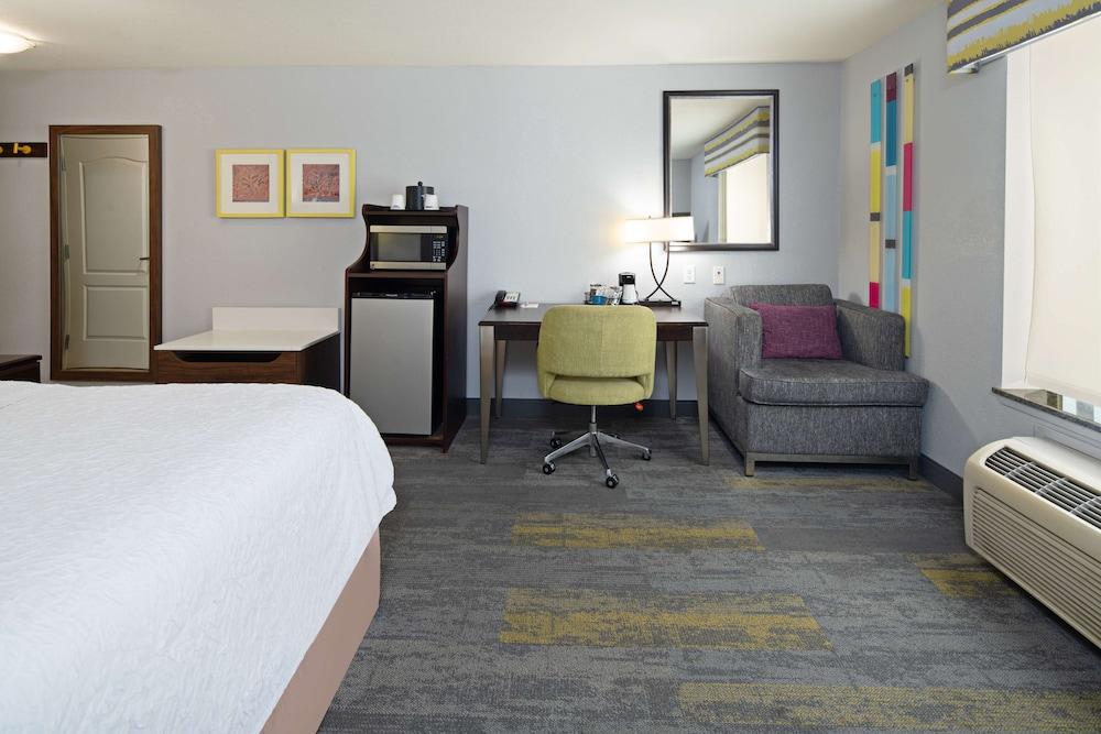 Hampton Inn & Suites Bakersfield/Hwy 58, CA photo 3