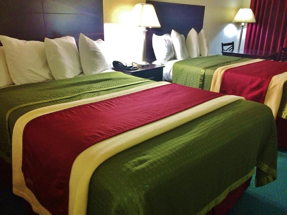 Travel Inn & Suites photo 9