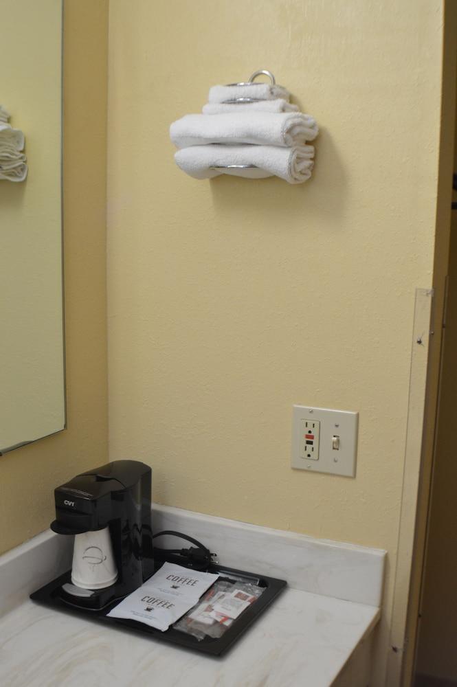 Old Towne Motel photo 30