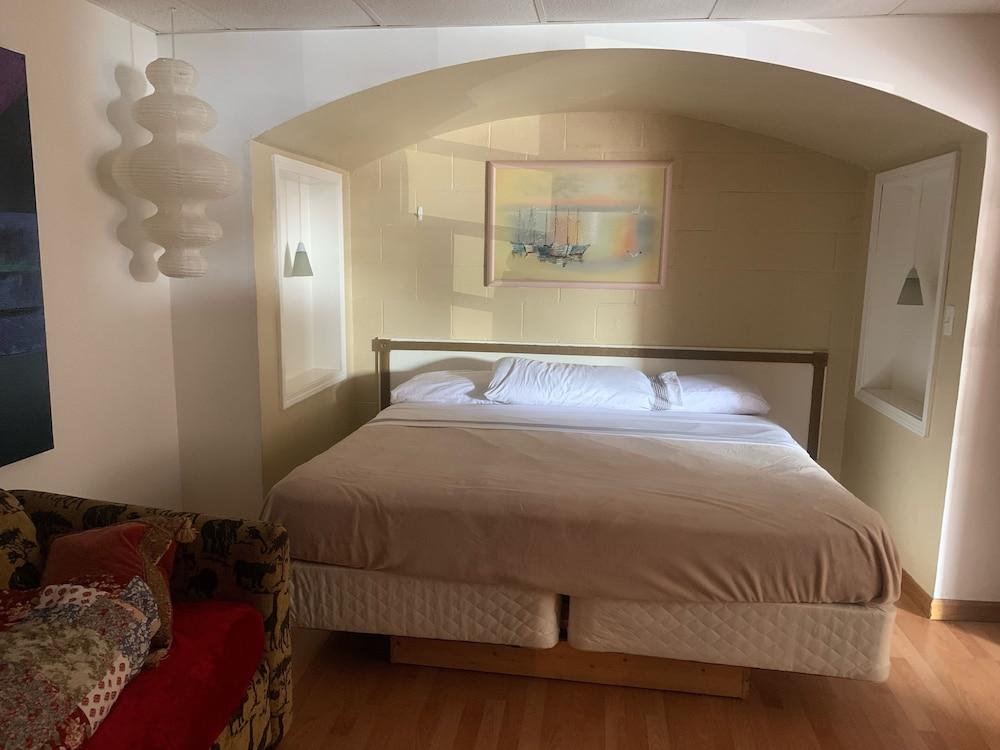 River Road Motel photo 8