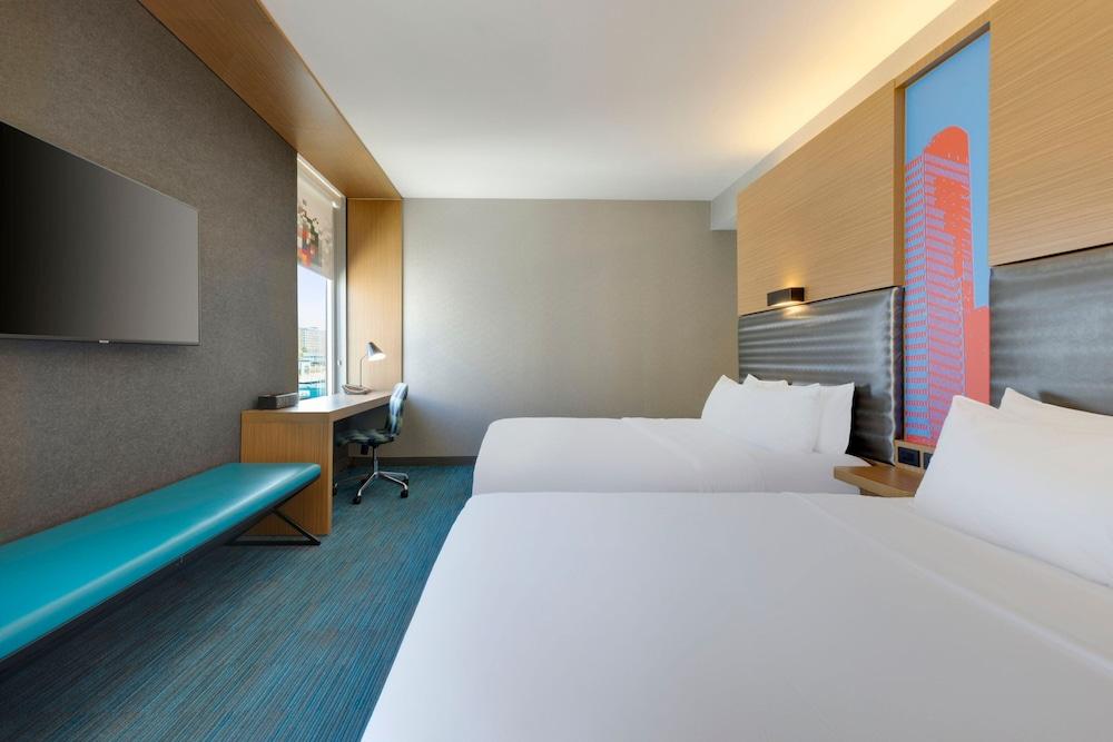 Aloft Milwaukee Downtown photo 8