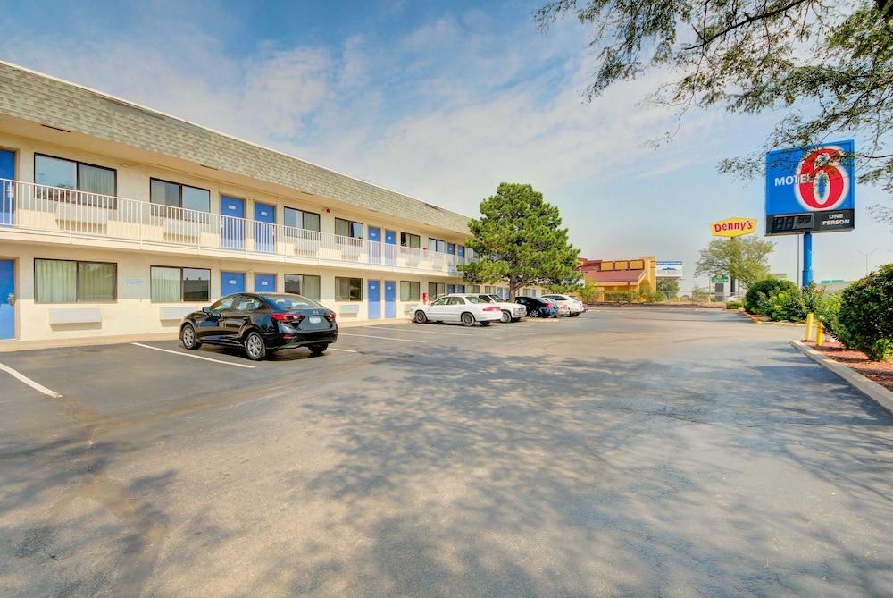 Motel 6 Wichita, KS photo 27