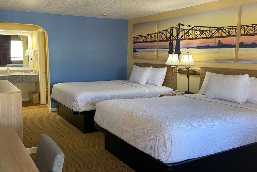 Days Inn by Wyndham Clinton photo 10