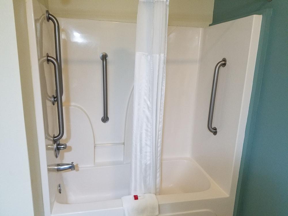 Baymont by Wyndham Grovetown Augusta photo 67