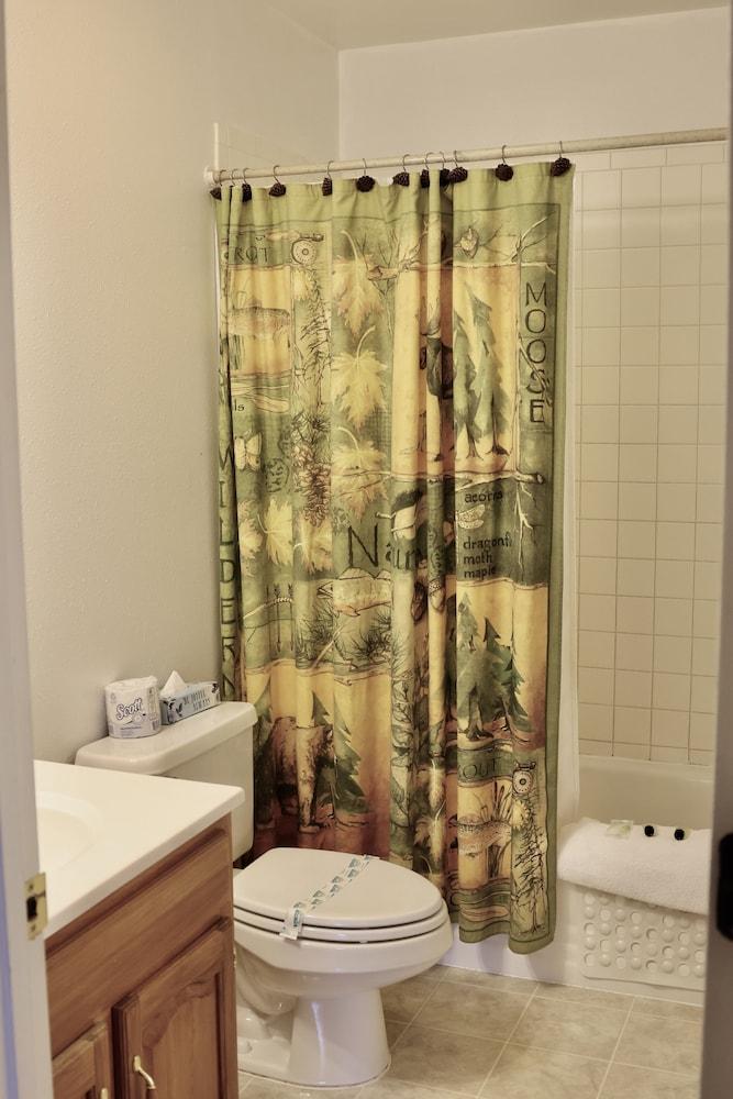 Rocky Mountain Lodge photo 39