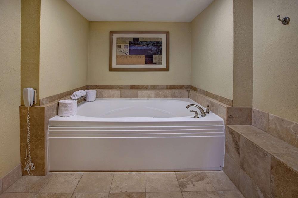 Hampton Inn Ft. Wayne-Southwest photo 28