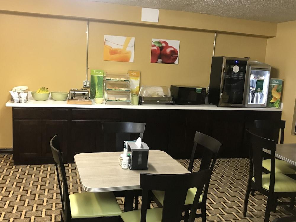 Quality Inn Vincennes photo 13