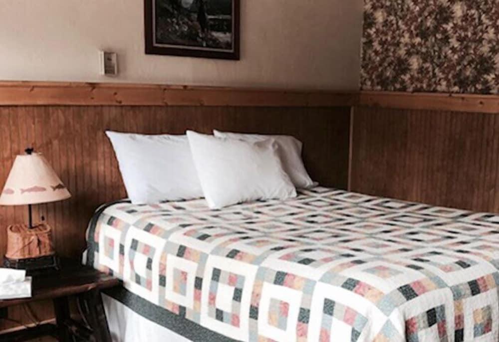 Grizzly Lodge photo 11