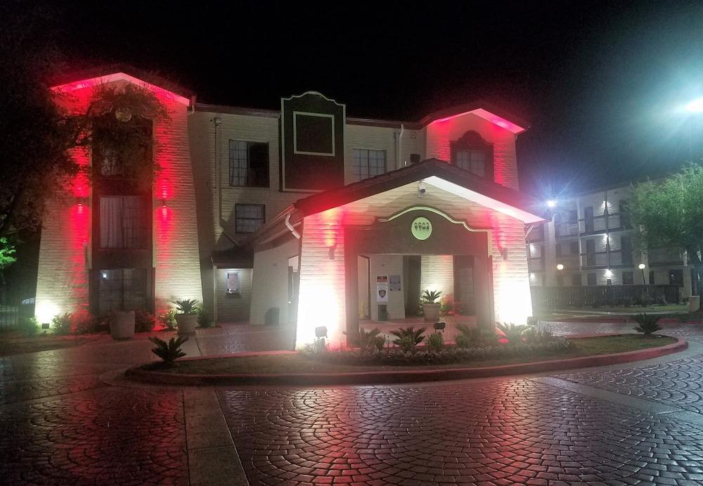 Red Roof Inn & Suites Houston - Hobby Airport photo 14