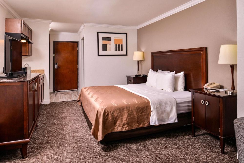 Quality Inn & Suites Beaumont photo 17