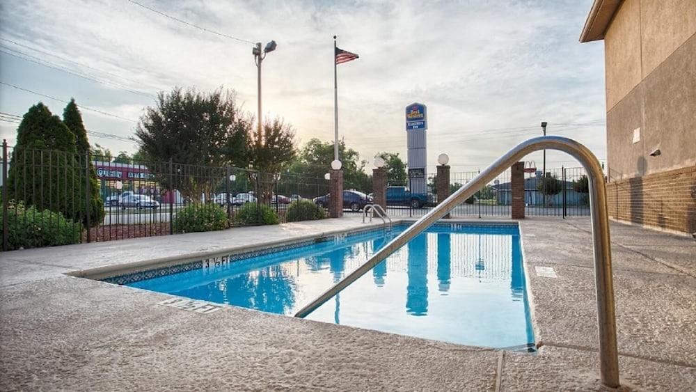 Econo Lodge photo 9