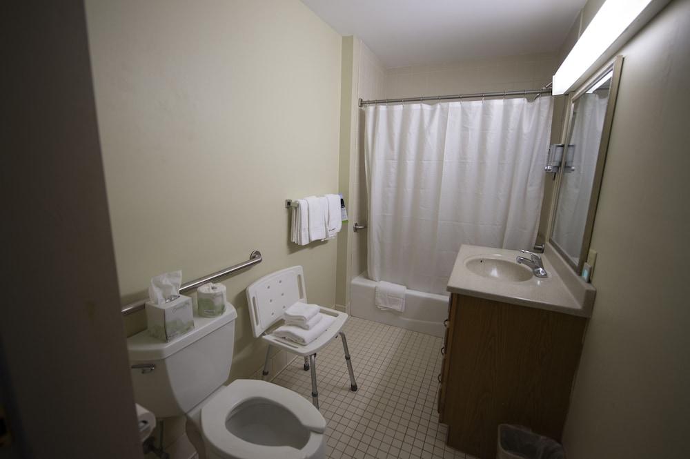 Peaks of Otter Lodge photo 10