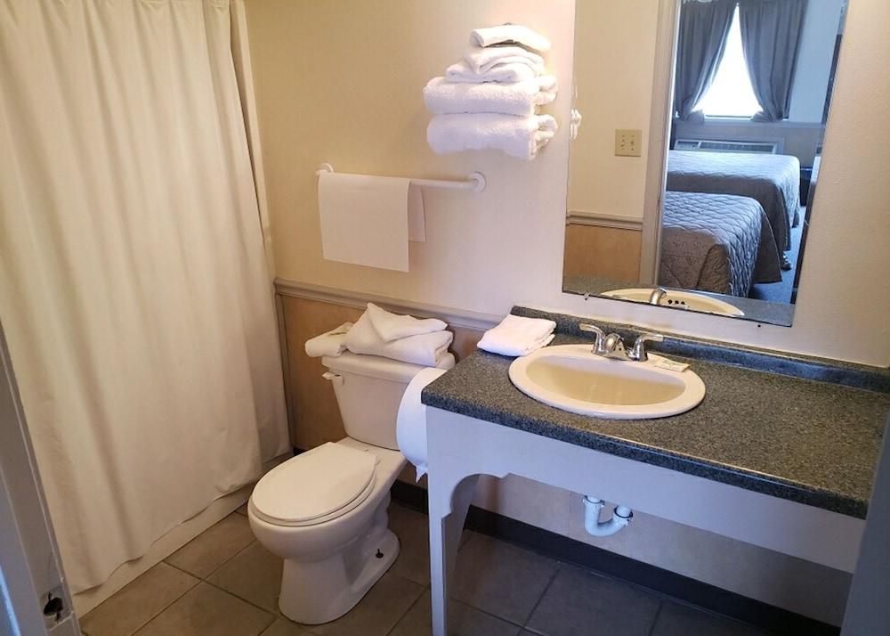 Traveler's Choice Motel photo 10
