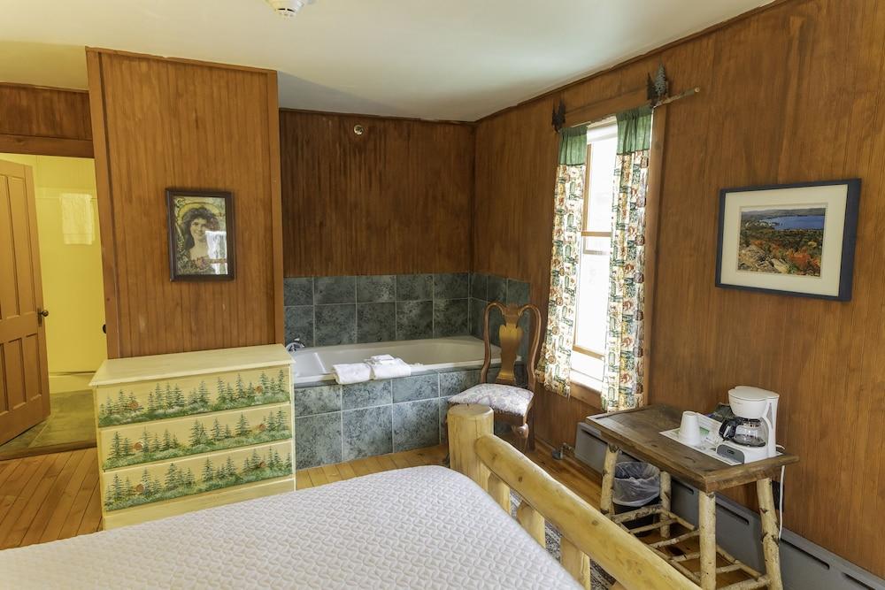 The Woods Inn photo 45