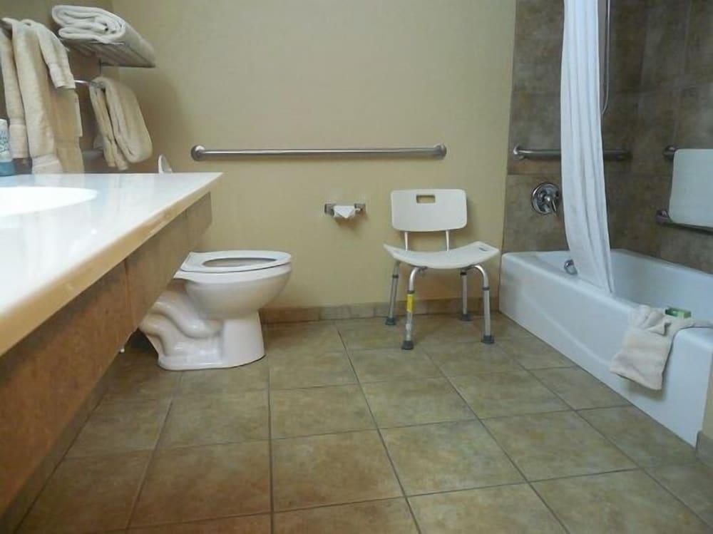 Blue Mountain Inn And Suites photo 5