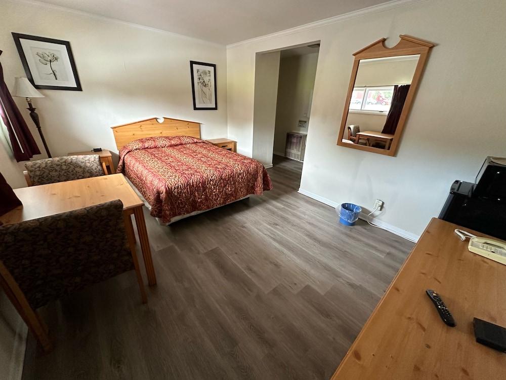 Oakdell Motel photo 22