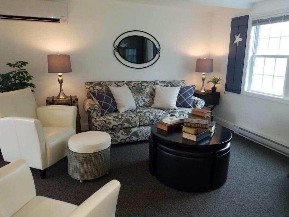 Island View Inn photo 17