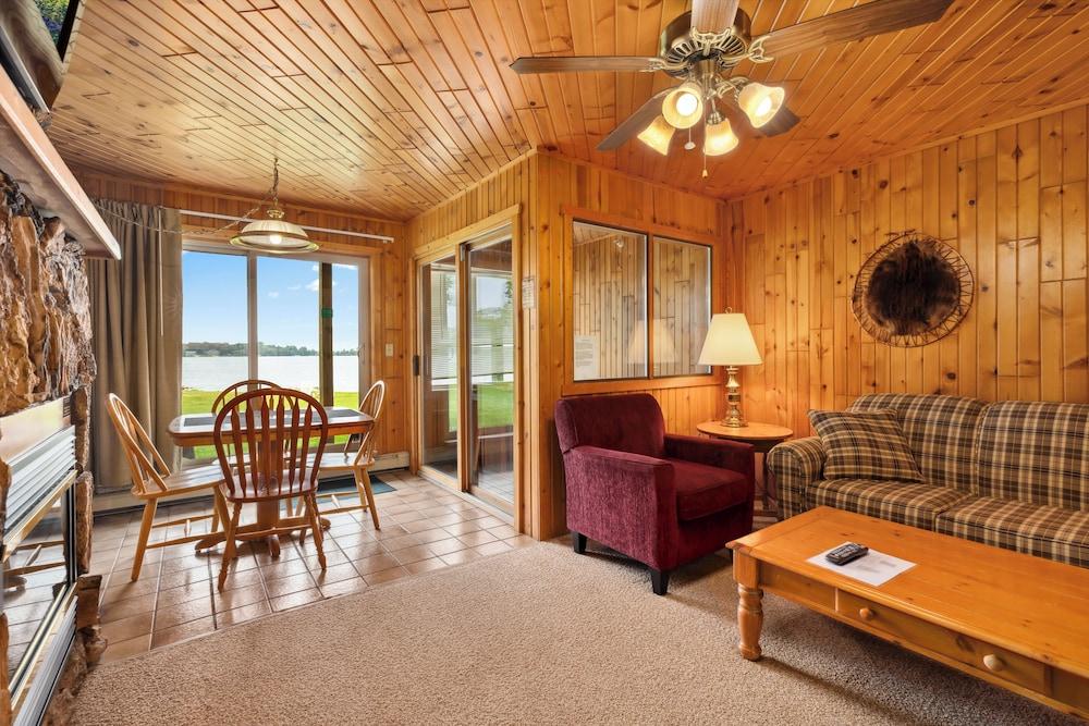 The Lodges at Breezy Point photo 84