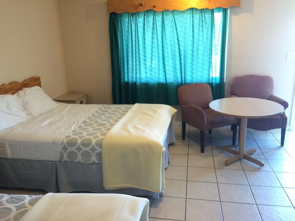Dixie Plaza Hotel photo 12