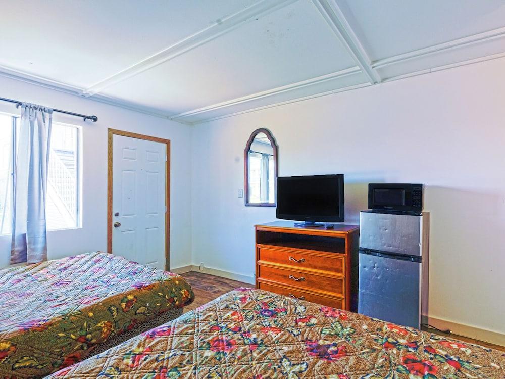 Country Hearth Inn & Suites By OYO Sturgis photo 8