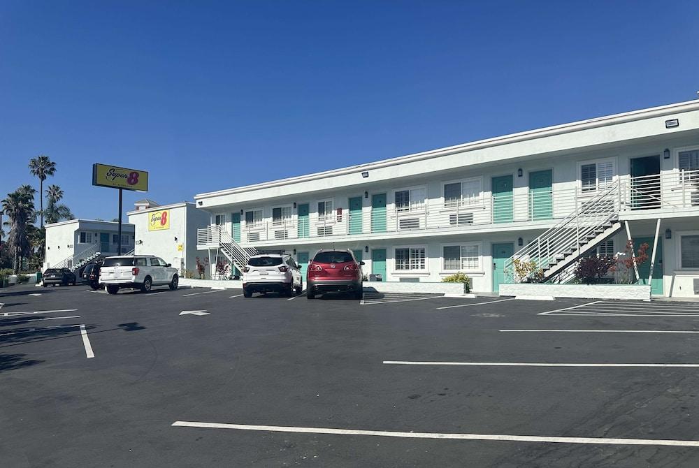 Super 8 by Wyndham Oceanside Downtown photo 100