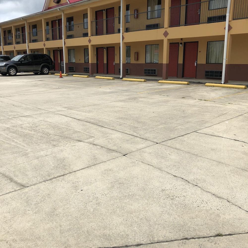 Clairmont Inn photo 12