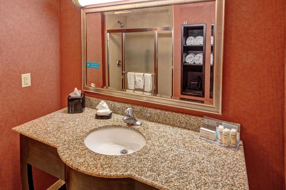 Hampton Inn Jacksonville-Anniston Area photo 39