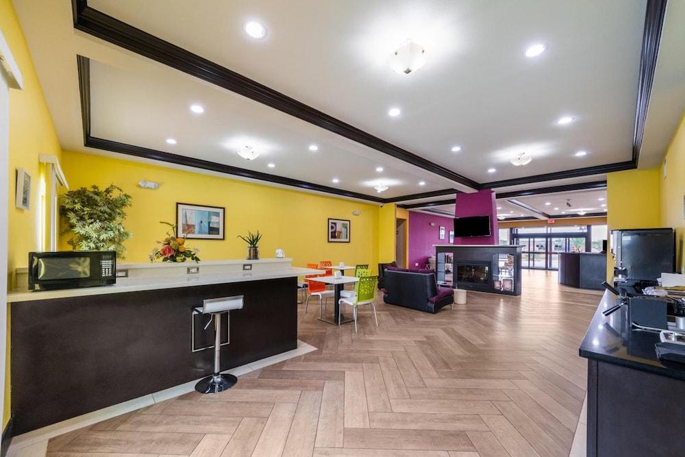 Residency Suites - Cotulla photo 14