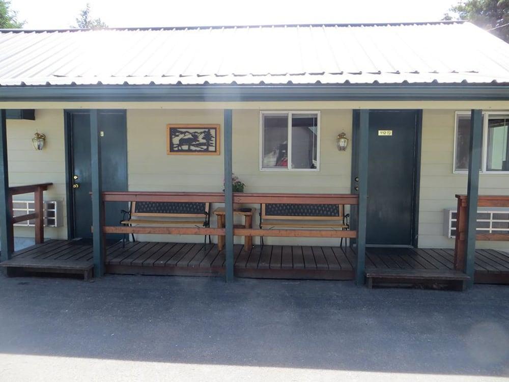 Lakeside Resort and Motel photo 75