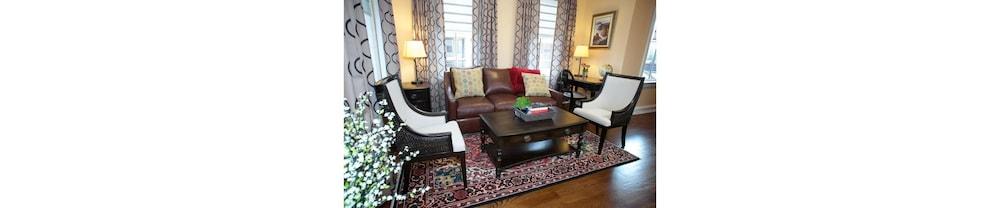 Guesthouse at Norwalk Inn photo 40
