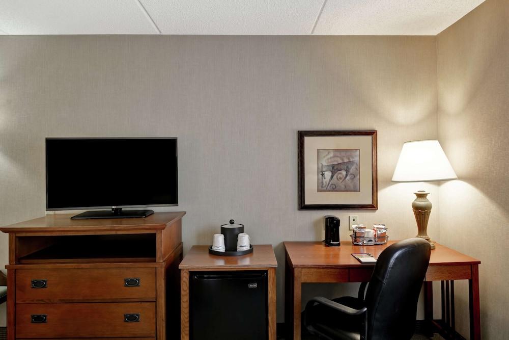 Hampton Inn Bloomsburg photo 12
