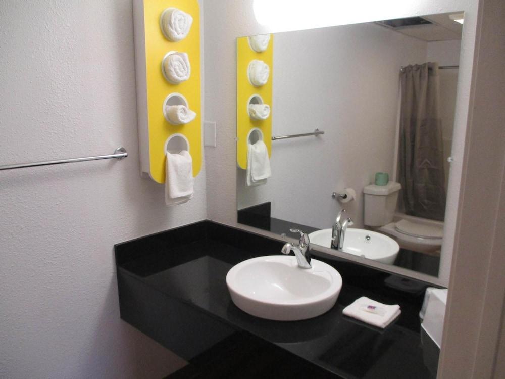 Motel 6 Chilhowie, VA  I-81 photo 14