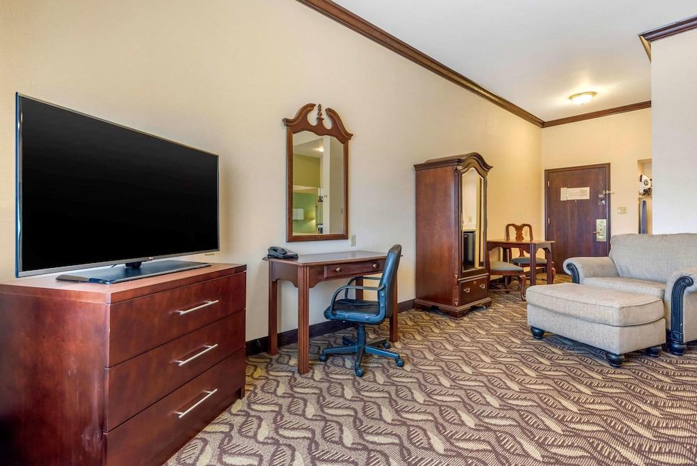 Quality Inn & Suites Zanesville City Center photo 3