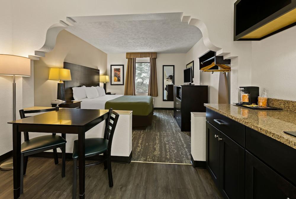 Quality Inn Traverse City photo 9
