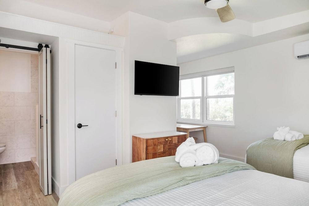 Haleys Court Boutique Motel photo 71