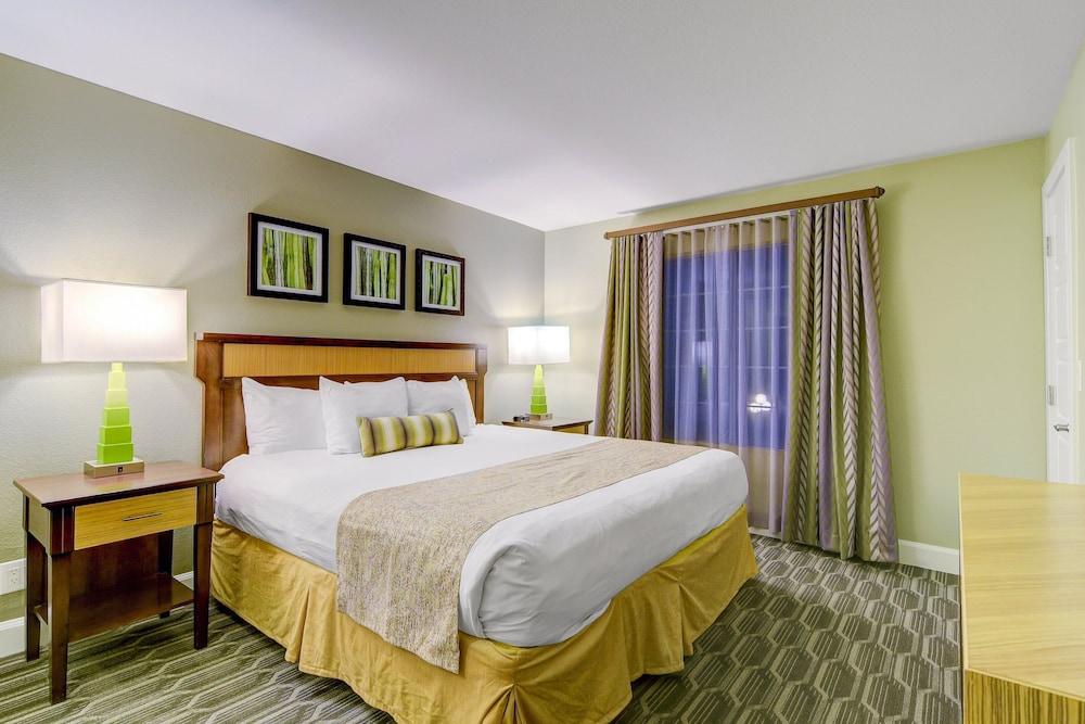 Holiday Inn Club Vacations at Desert Club Resort by IHG photo 16