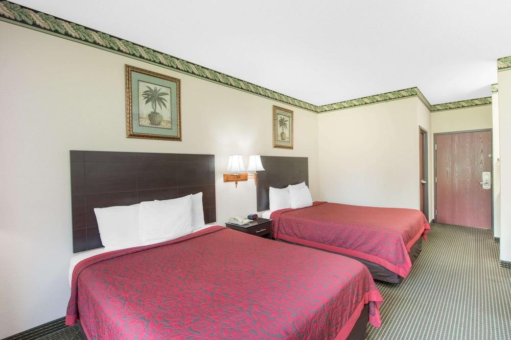 Days Inn by Wyndham Sullivan photo 6