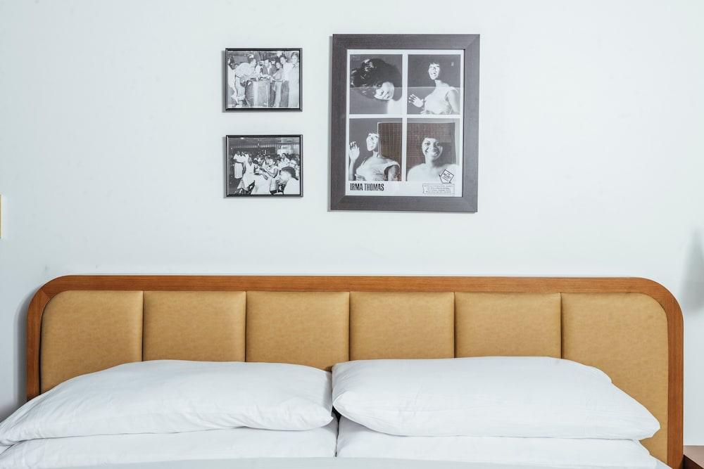 Dew Drop Inn photo 5