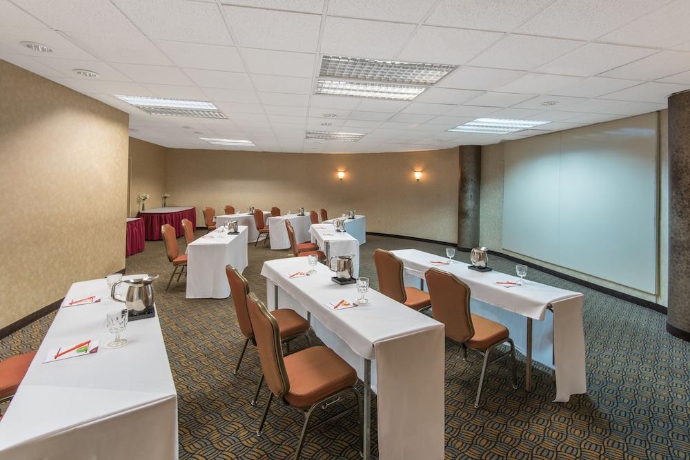 Crowne Plaza Virginia Beach Town Center by IHG photo 45