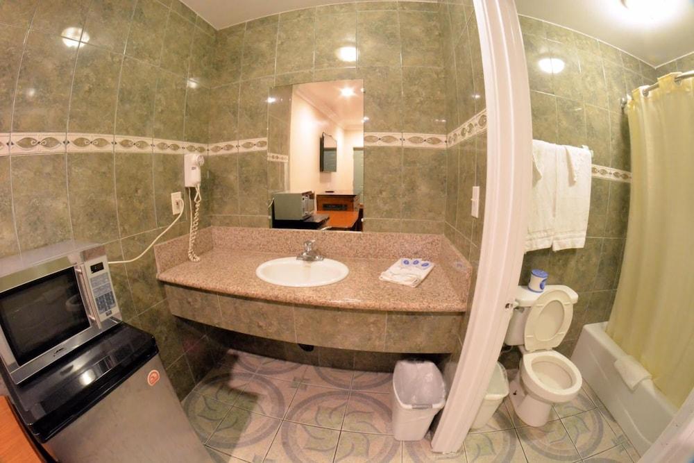 Palace Inn Oxnard photo 38