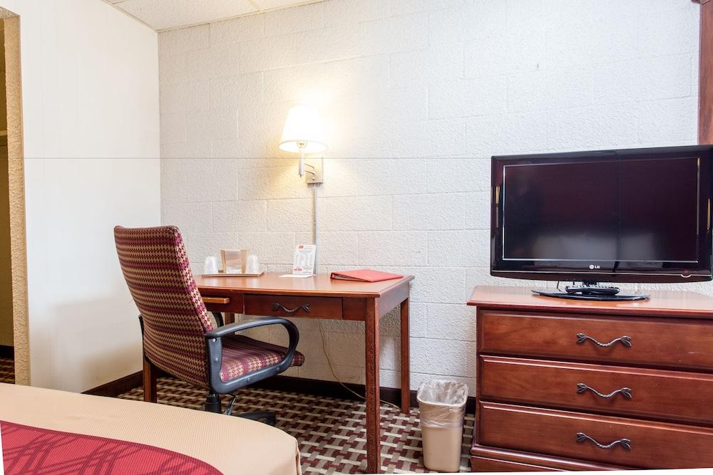 Econo Lodge Williamsport photo 23
