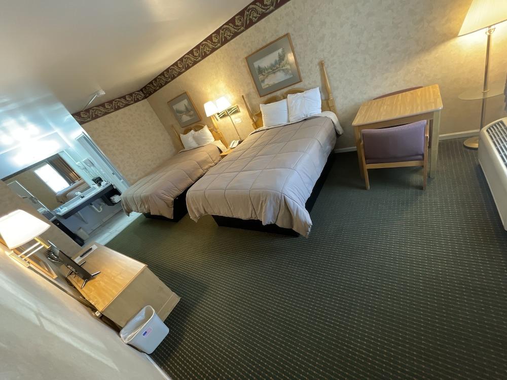 Capital O First Heritage Inn Rantoul IL I 57 photo 27