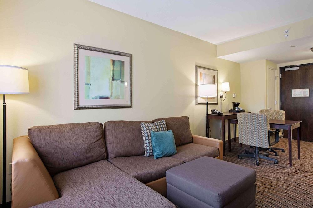 Extended Stay America Premier Suites Lakeland I4 photo 39