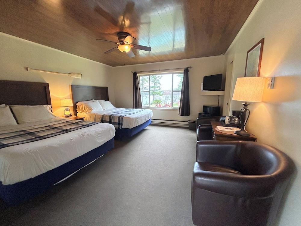 Paddler's Rest Lakeside Cabins and Hotel photo 69